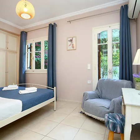 Violeta Lefkada فيلة