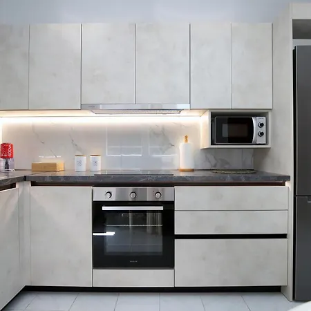 فيلة Violeta Lefkada *