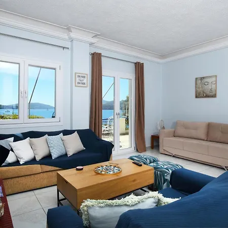 فيلة Violeta Lefkada