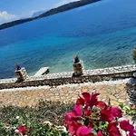 Violeta Lefkada Nidhrion