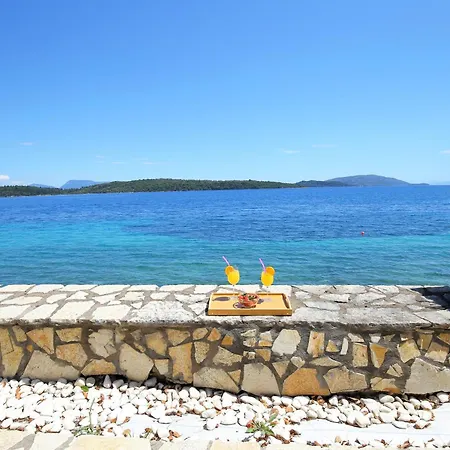 Violeta Lefkada Nidrí