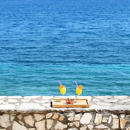 Violeta Lefkada Βίλα *