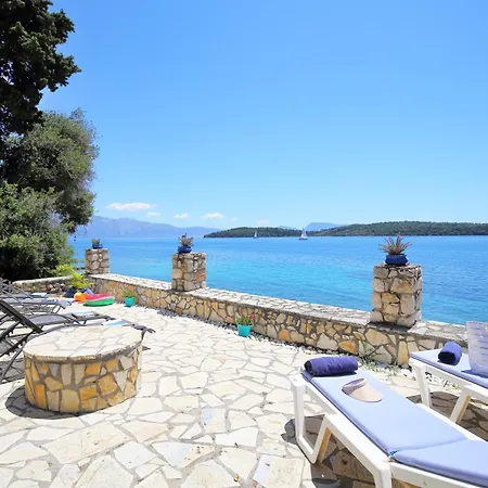 Violeta Lefkada Νυδρί