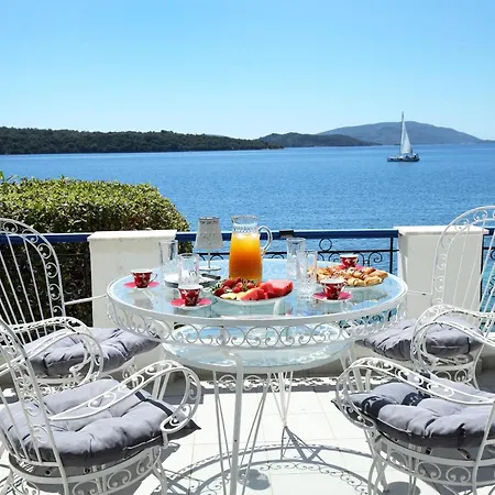 Violeta Lefkada Βίλα *