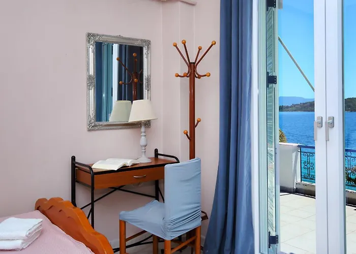 Violeta Lefkada * Nydri (Lefkada)